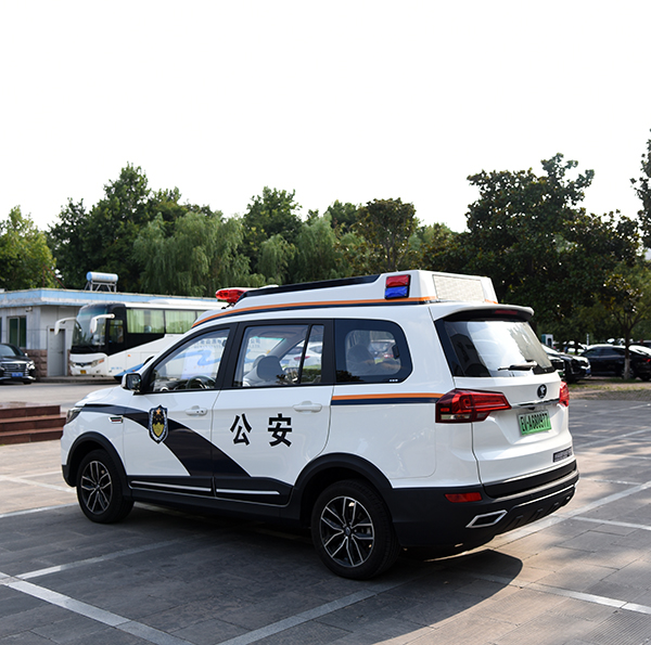 電動(dòng)巡邏車(圖5) 電動(dòng)巡邏車(圖5)