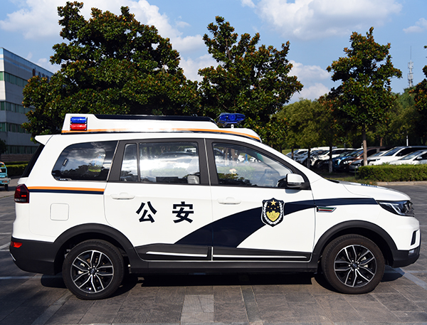 電動(dòng)巡邏車(圖6) 電動(dòng)巡邏車(圖6)