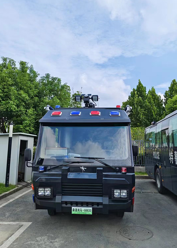 森源鴻馬智慧警務便民工作站亮相無錫街頭(圖1)