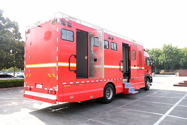 森源鴻馬移動(dòng)衛(wèi)生間車發(fā)往甘肅(圖7) 森源鴻馬移動(dòng)衛(wèi)生間車發(fā)往甘肅(圖7)