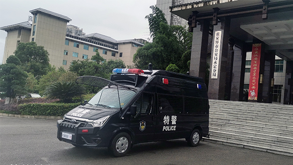 貼近基層 服務實戰(zhàn)||湖南張家界市森源鴻馬防暴運兵車上崗(圖2)