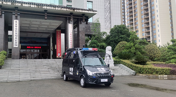貼近基層 服務實戰(zhàn)||湖南張家界市森源鴻馬防暴運兵車上崗(圖3)