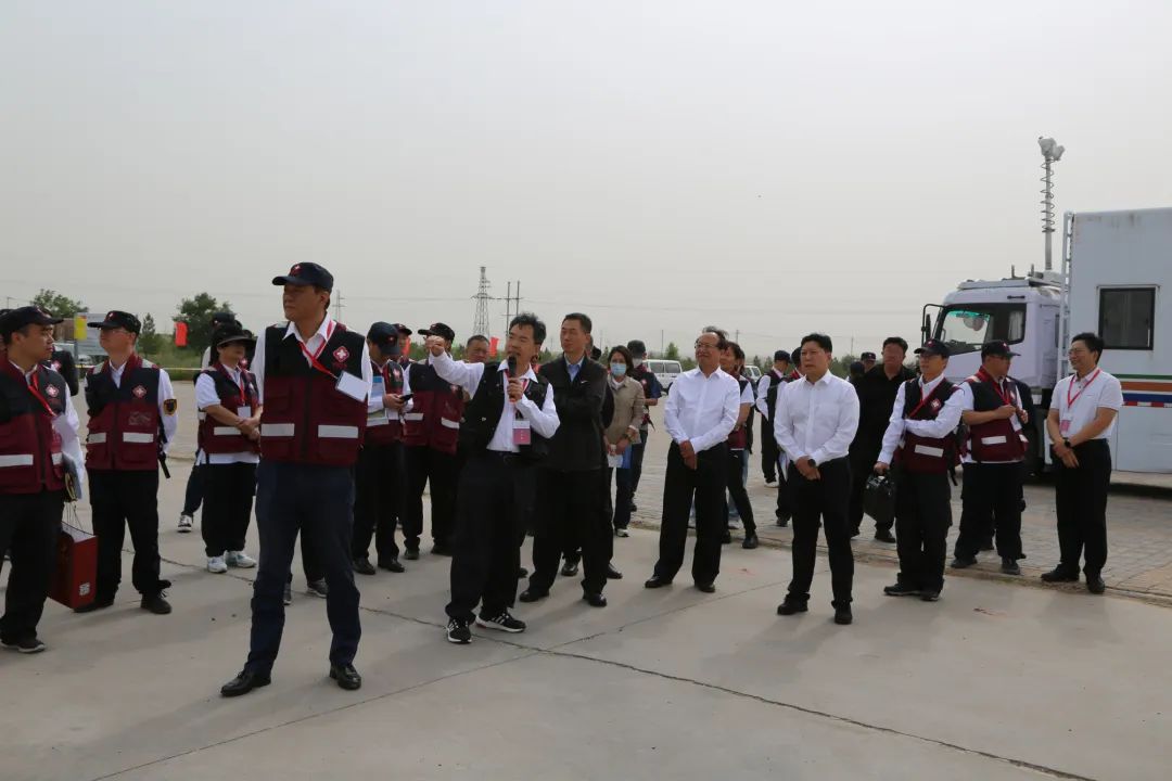 中國疾控中心與內(nèi)蒙古疾控中心衛(wèi)生應(yīng)急聯(lián)合演練在鄂爾多斯市啟動(圖3) 中國疾控中心與內(nèi)蒙古疾控中心衛(wèi)生應(yīng)急聯(lián)合演練在鄂爾多斯市啟動(圖3)