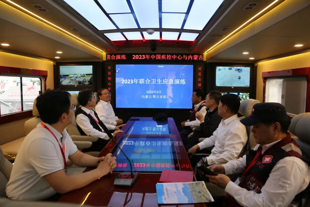 中國疾控中心與內(nèi)蒙古疾控中心衛(wèi)生應(yīng)急聯(lián)合演練在鄂爾多斯市啟動(圖5) 中國疾控中心與內(nèi)蒙古疾控中心衛(wèi)生應(yīng)急聯(lián)合演練在鄂爾多斯市啟動(圖5)