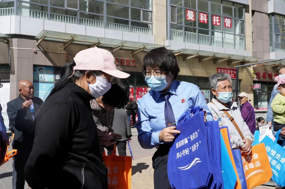 檢察送法進社區(qū) 提高防騙“免疫力”(圖2)