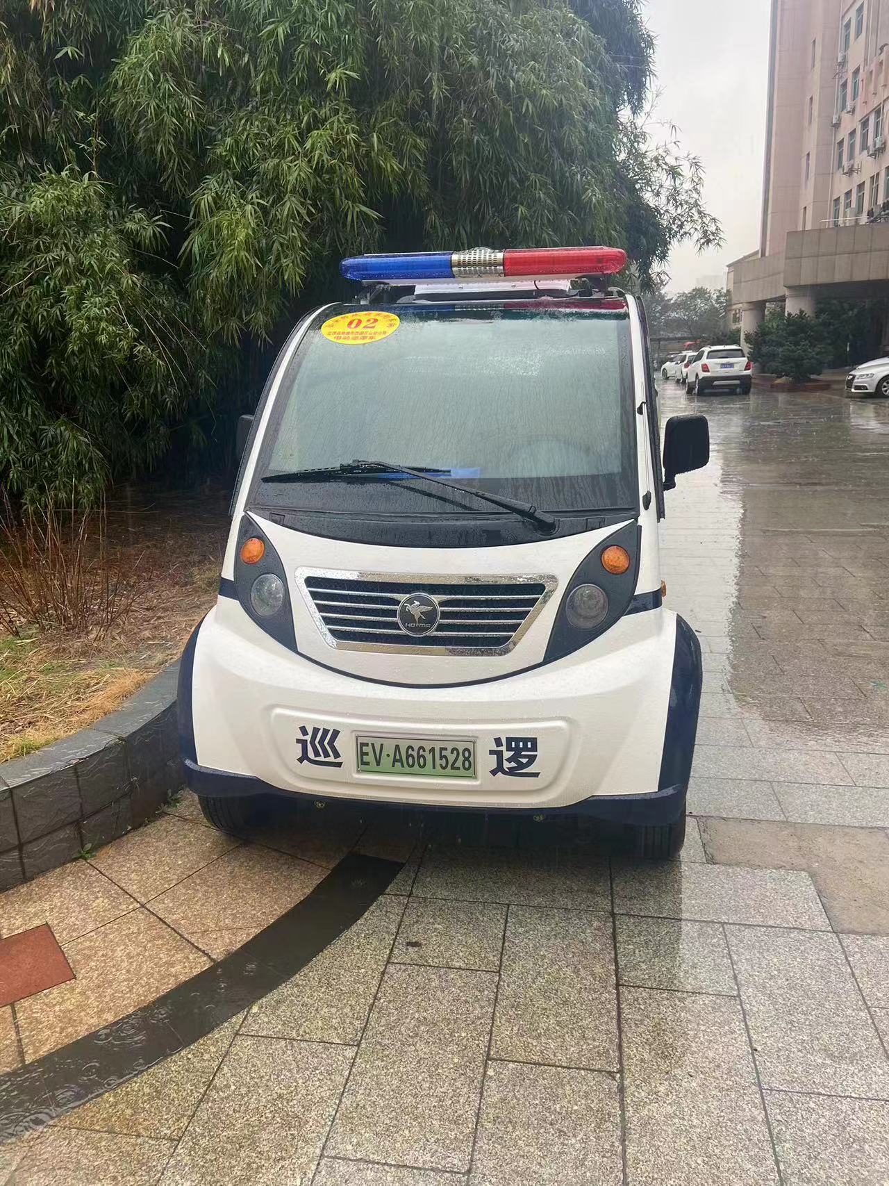 機(jī)動(dòng)靈活 服務(wù)增效||南昌電動(dòng)巡邏車(chē)上崗(圖1) 機(jī)動(dòng)靈活 服務(wù)增效||南昌電動(dòng)巡邏車(chē)上崗(圖1)