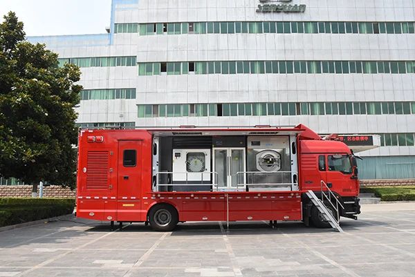 “行走的洗衣房”||森源鴻馬被服洗滌車(圖3) “行走的洗衣房”||森源鴻馬被服洗滌車(圖3)
