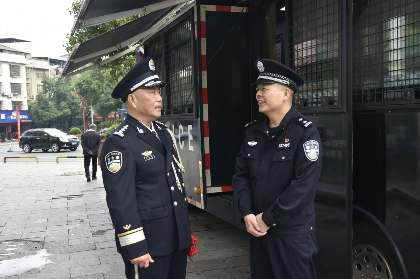 城市快警平臺(tái)見證從警生涯的最后一個(gè)夜班，他光榮退休！(圖4)