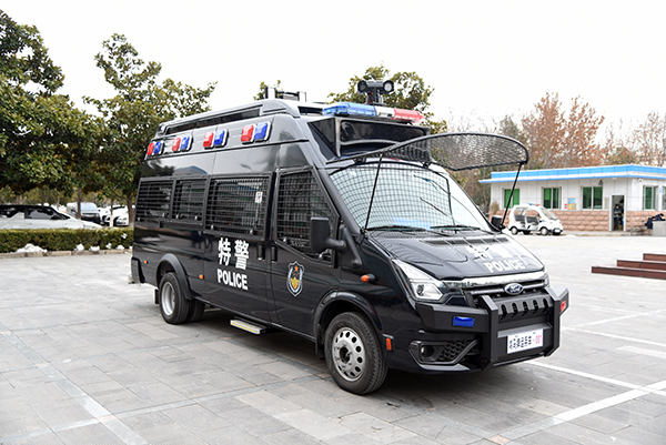 貼近基層 服務(wù)實戰(zhàn)||森源鴻馬防暴運兵車發(fā)往湖南(圖3)