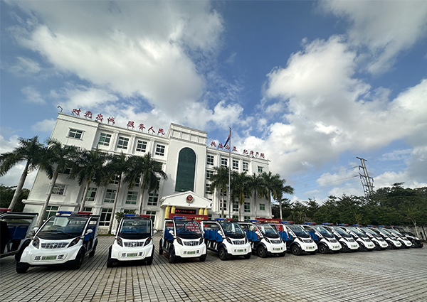 中國人民警察節(jié):以警察名義 筑平安之盾—森源鴻馬電動巡邏車配發(fā)海南一線(圖2) 中國人民警察節(jié):以警察名義 筑平安之盾—森源鴻馬電動巡邏車配發(fā)海南一線(圖2)