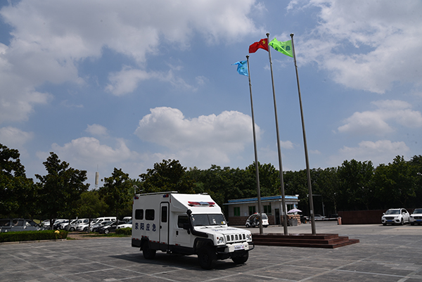 森源鴻馬應(yīng)急前突保障車(圖2) 森源鴻馬應(yīng)急前突保障車(圖2)