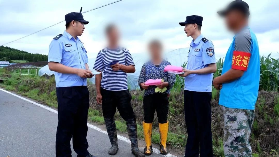 森源鴻馬移動警務(wù)方艙助力伊美公安“警格+網(wǎng)格”奏響基層治理和諧曲(圖1) 森源鴻馬移動警務(wù)方艙助力伊美公安“警格+網(wǎng)格”奏響基層治理和諧曲(圖1)
