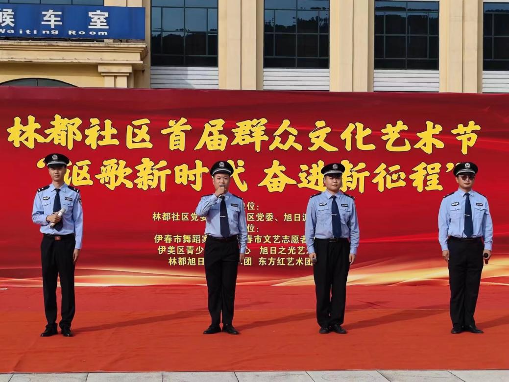 森源鴻馬移動警務(wù)方艙助力伊美公安“警格+網(wǎng)格”奏響基層治理和諧曲(圖3) 森源鴻馬移動警務(wù)方艙助力伊美公安“警格+網(wǎng)格”奏響基層治理和諧曲(圖3)