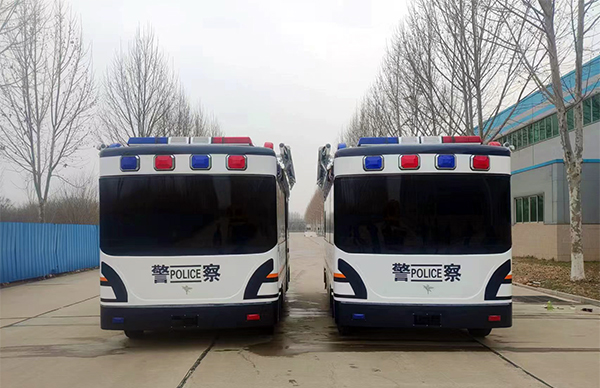 城市治安航空母艦——森源鴻馬智慧警務(wù)便民工作站發(fā)往哈爾濱(圖1) 城市治安航空母艦——森源鴻馬智慧警務(wù)便民工作站發(fā)往哈爾濱(圖1)