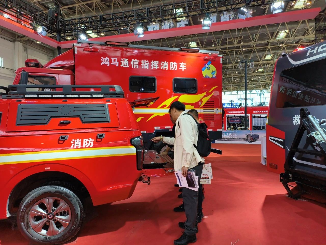森源鴻馬全地形通信指揮車(圖2) 森源鴻馬全地形通信指揮車(圖2)