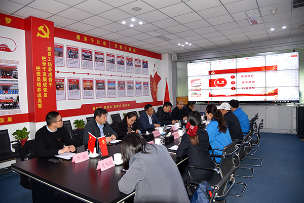 河南省工信廳中小企業(yè)局與森源鴻馬開展黨建共建活動(dòng)(圖9) 河南省工信廳中小企業(yè)局與森源鴻馬開展黨建共建活動(dòng)(圖9)
