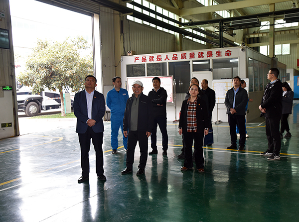 河南省工信廳中小企業(yè)局與森源鴻馬開展黨建共建活動(dòng)(圖5) 河南省工信廳中小企業(yè)局與森源鴻馬開展黨建共建活動(dòng)(圖5)
